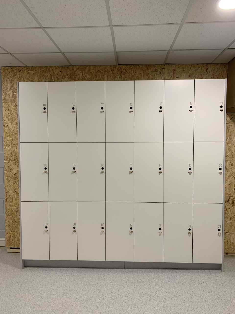 21-Door Lockers